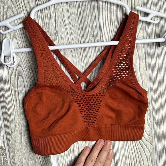 Women’s Victoria Secret Sport Bra Size Small - Picture 1 of 4